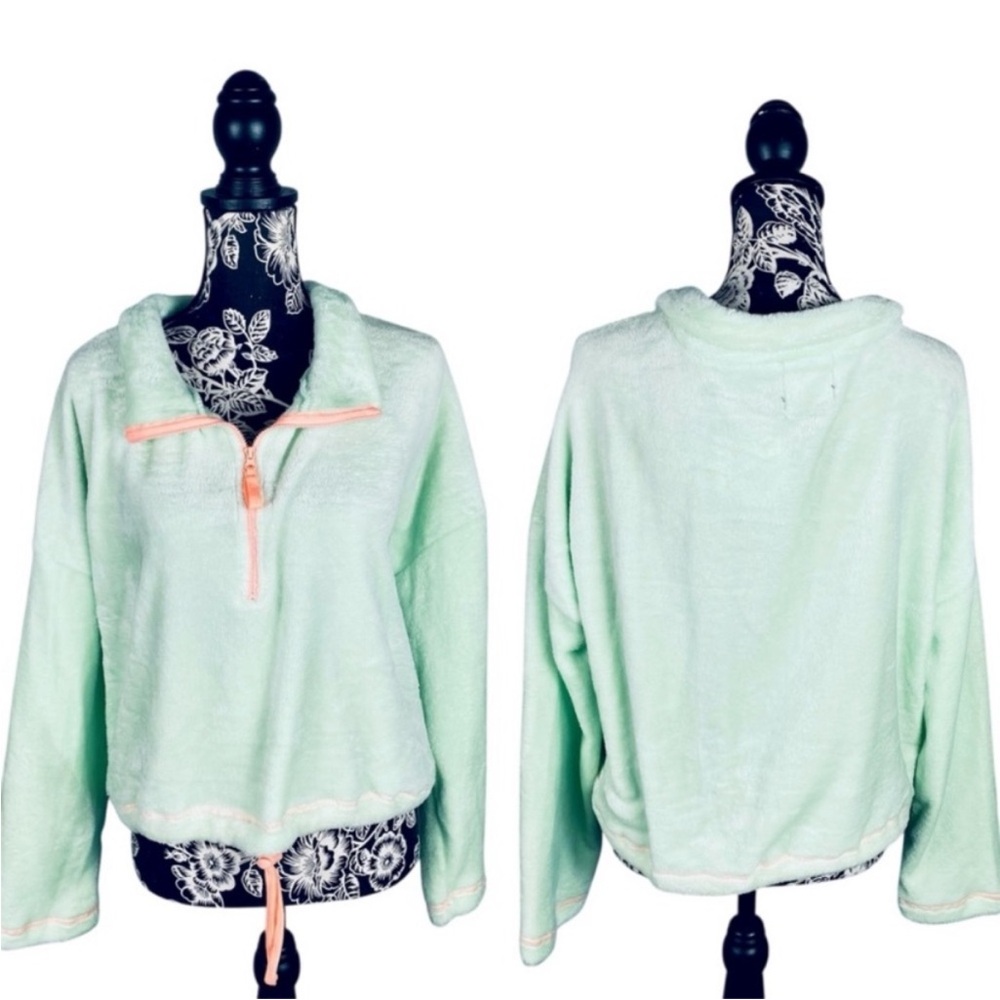 NWT Love + Joy by FCT pastel green fuzzy crop quarter zip pullover size large